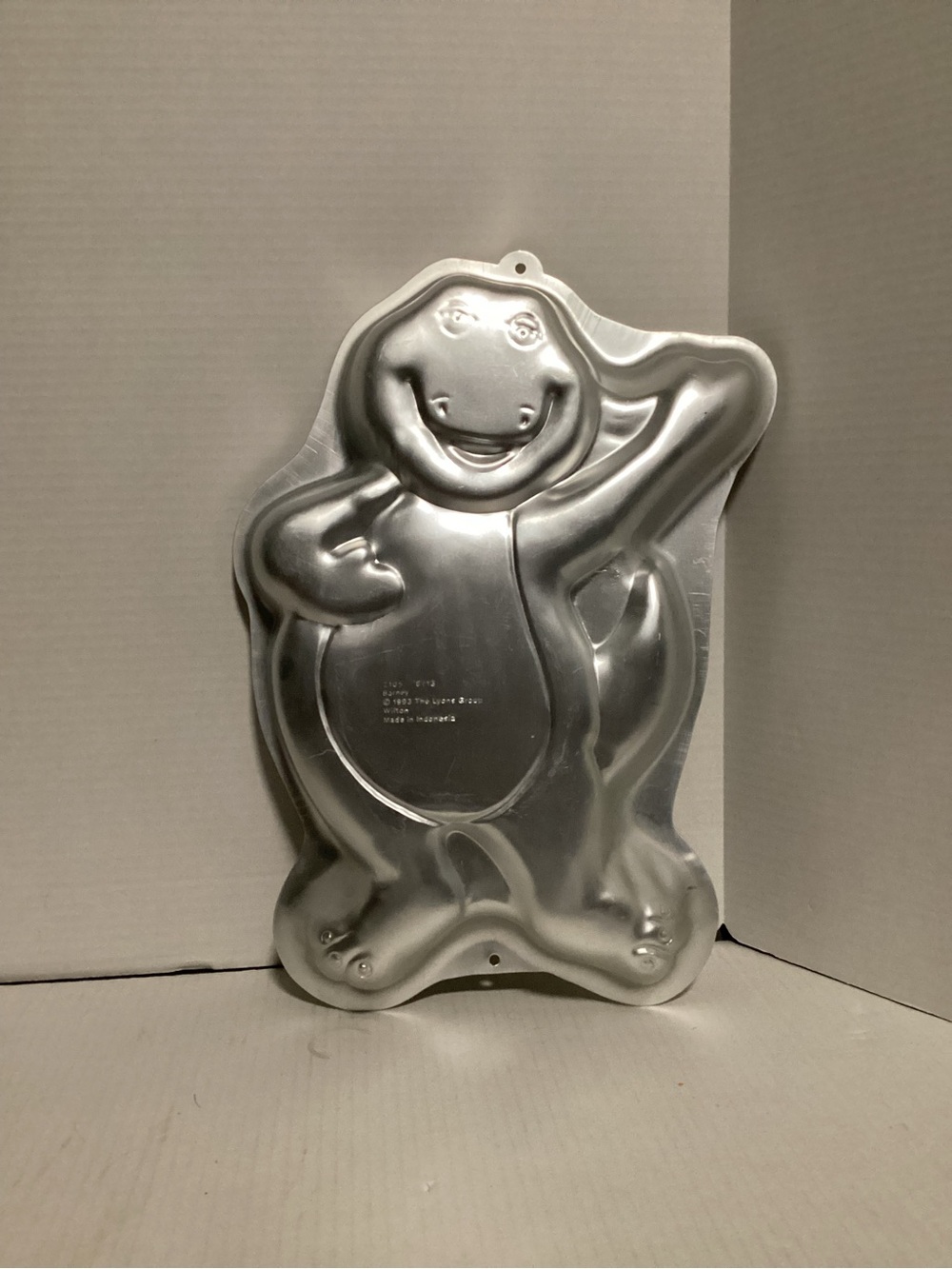 Wilton 1993 Silver Barney Cake Pan Mold